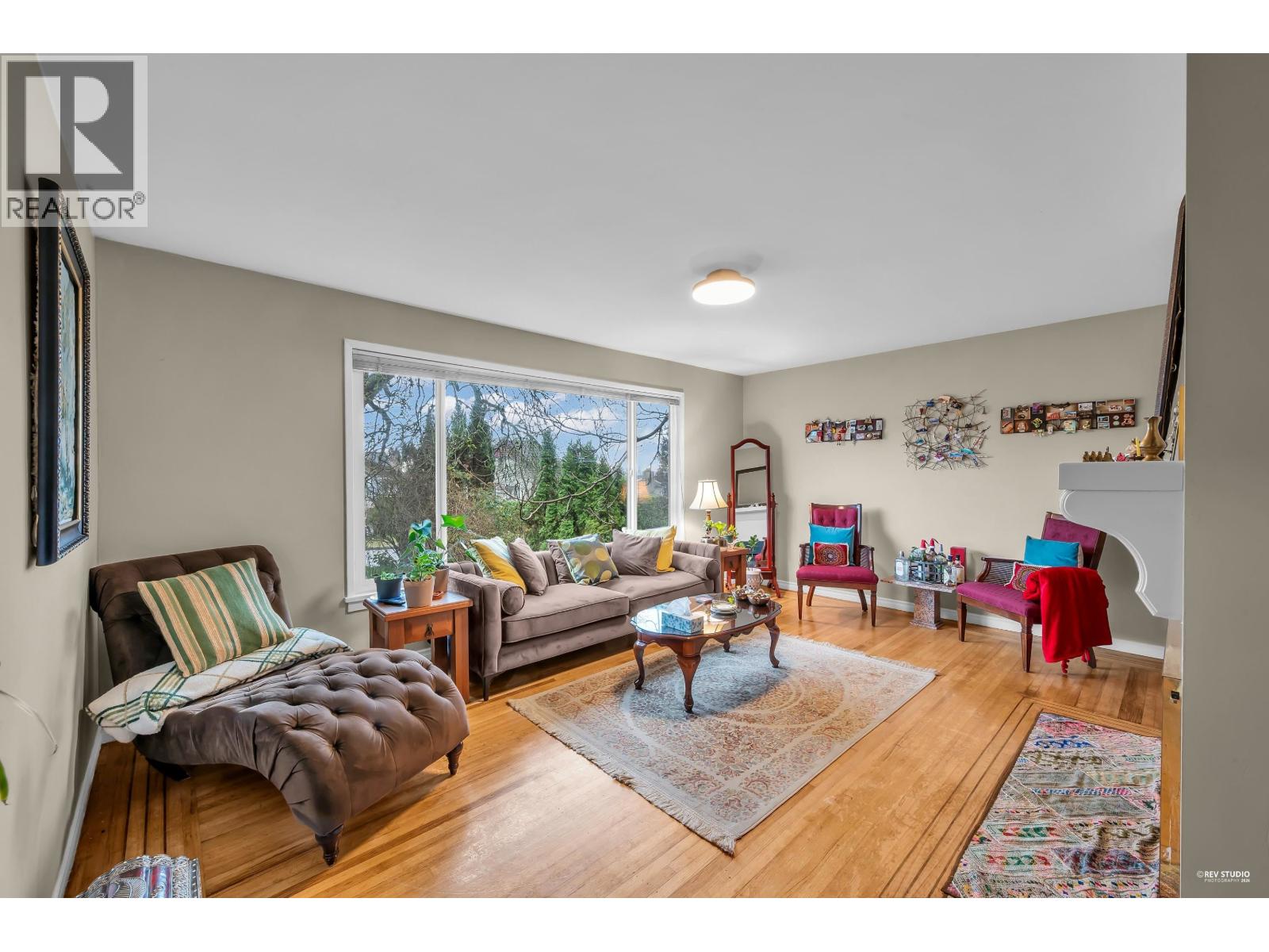 450 W 15TH STREET, North Vancouver