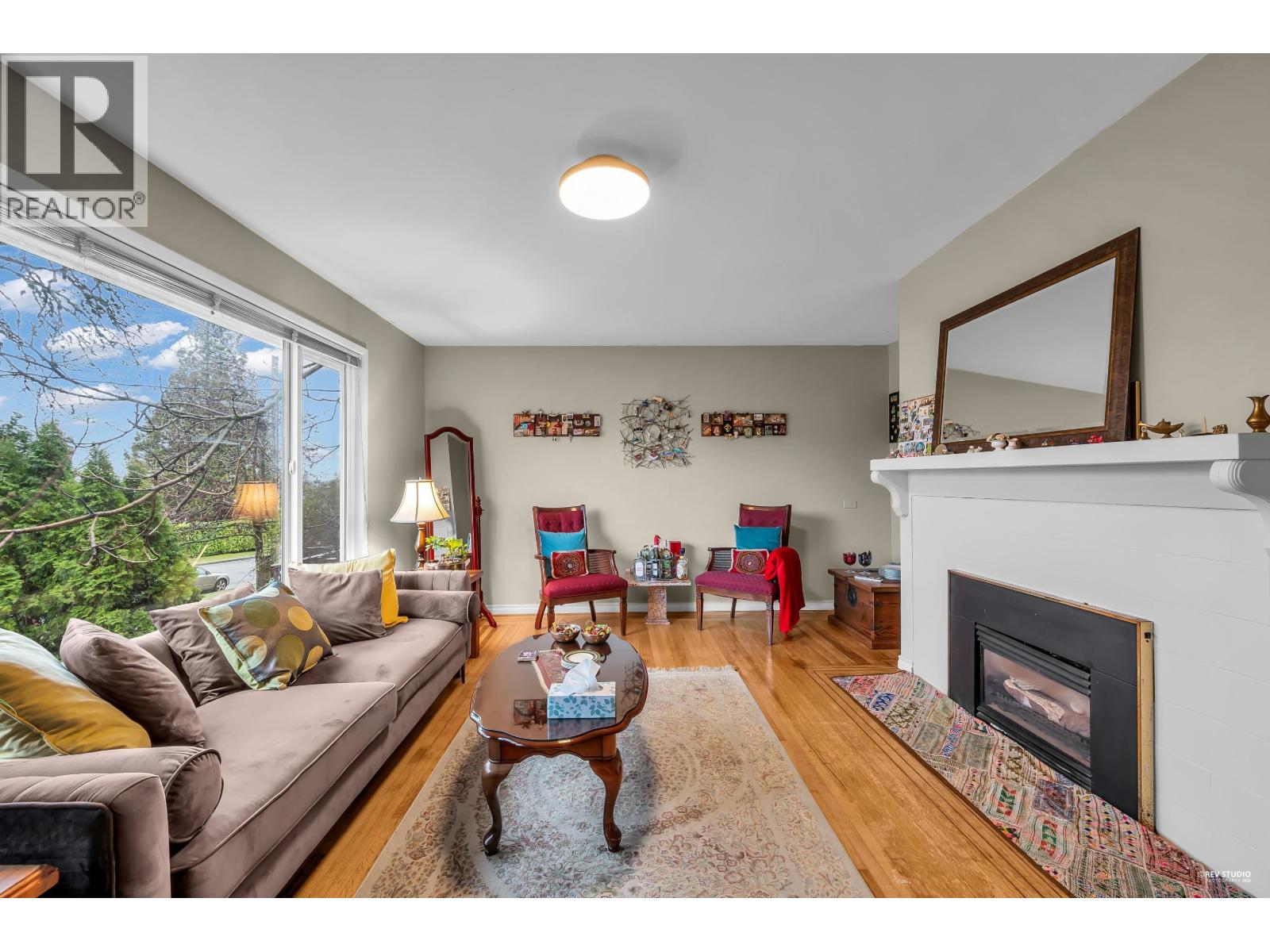 450 W 15TH STREET, North Vancouver