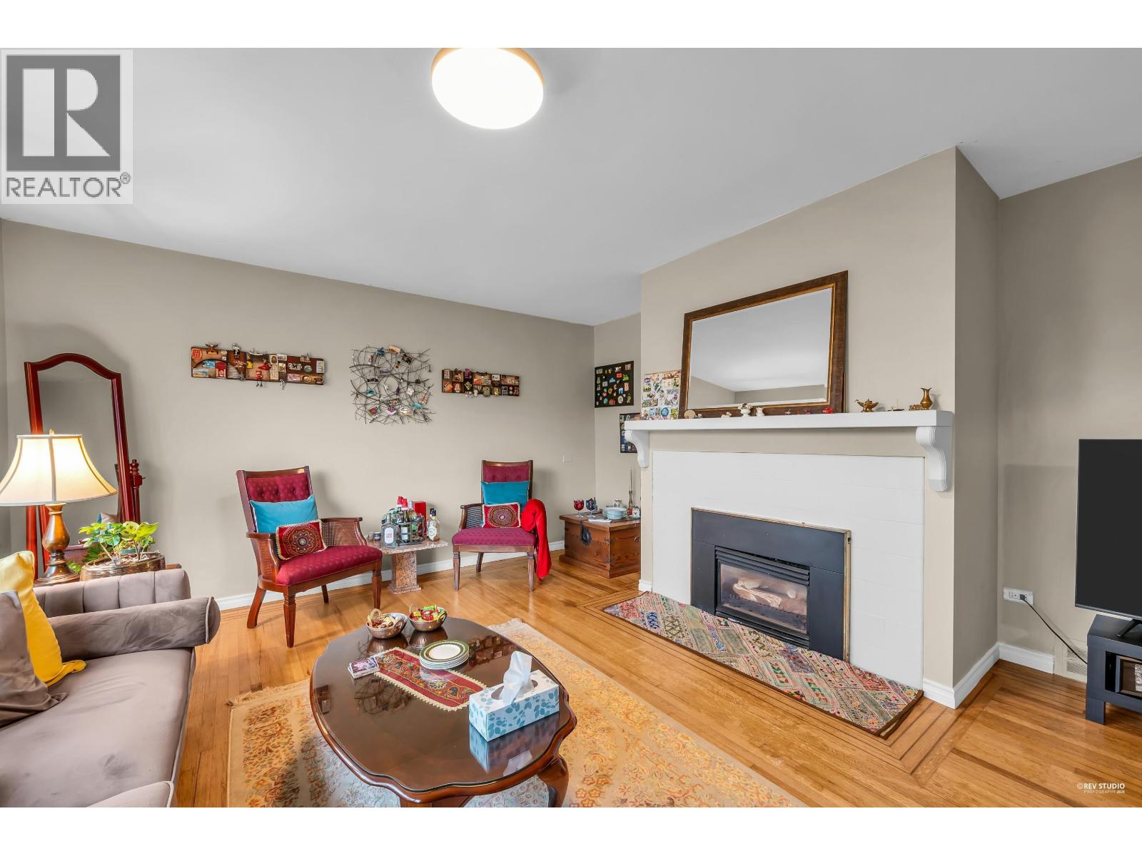 450 W 15TH STREET, North Vancouver