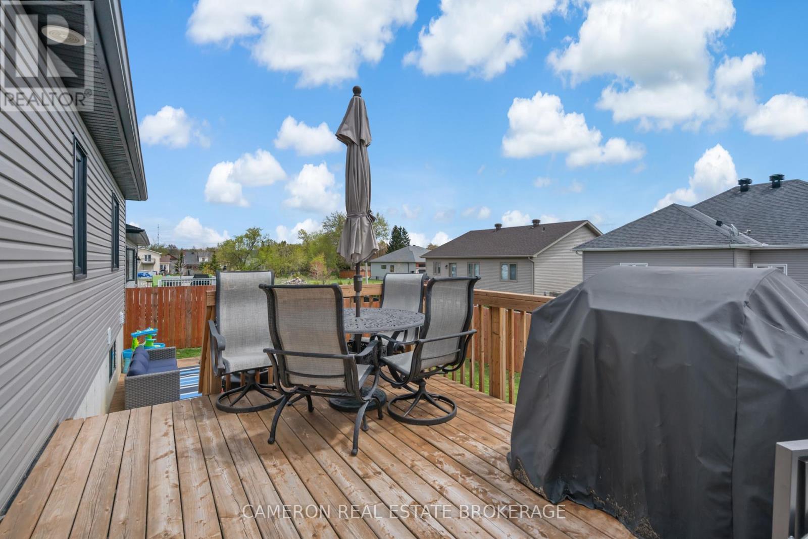 183 EMILY JADE CRESCENT - 28