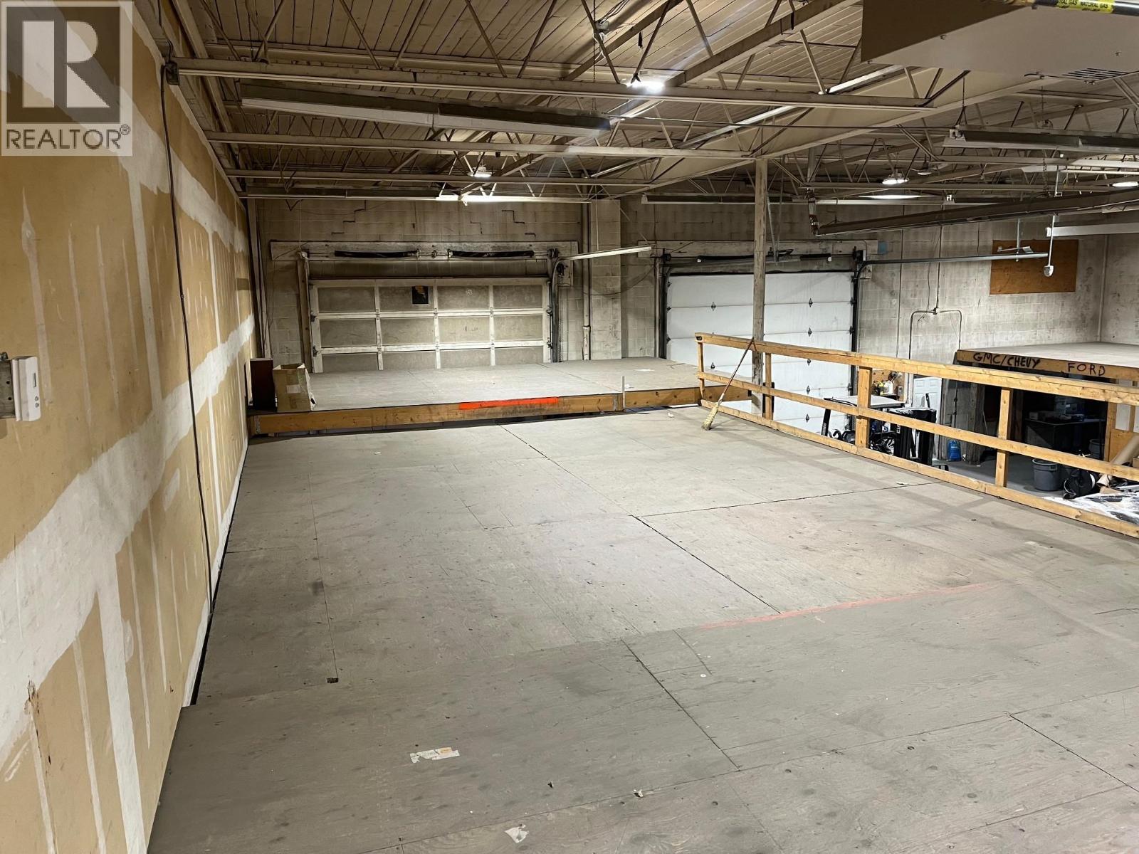 Photo 11 of 19 — 1594 NICHOLSON STREET · Prince George, BC