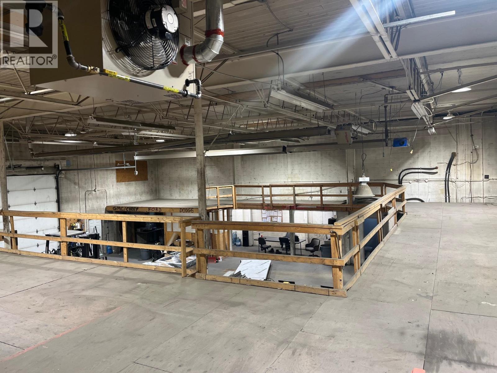 Photo 12 of 19 — 1594 NICHOLSON STREET · Prince George, BC