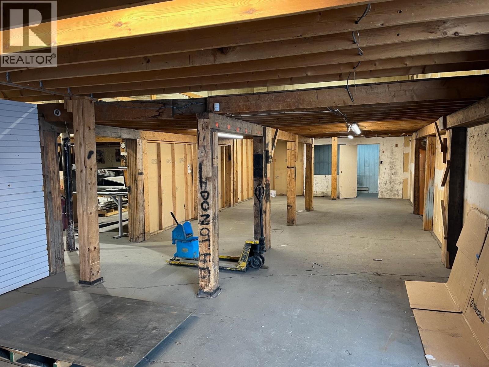 Photo 10 of 19 — 1594 NICHOLSON STREET · Prince George, BC