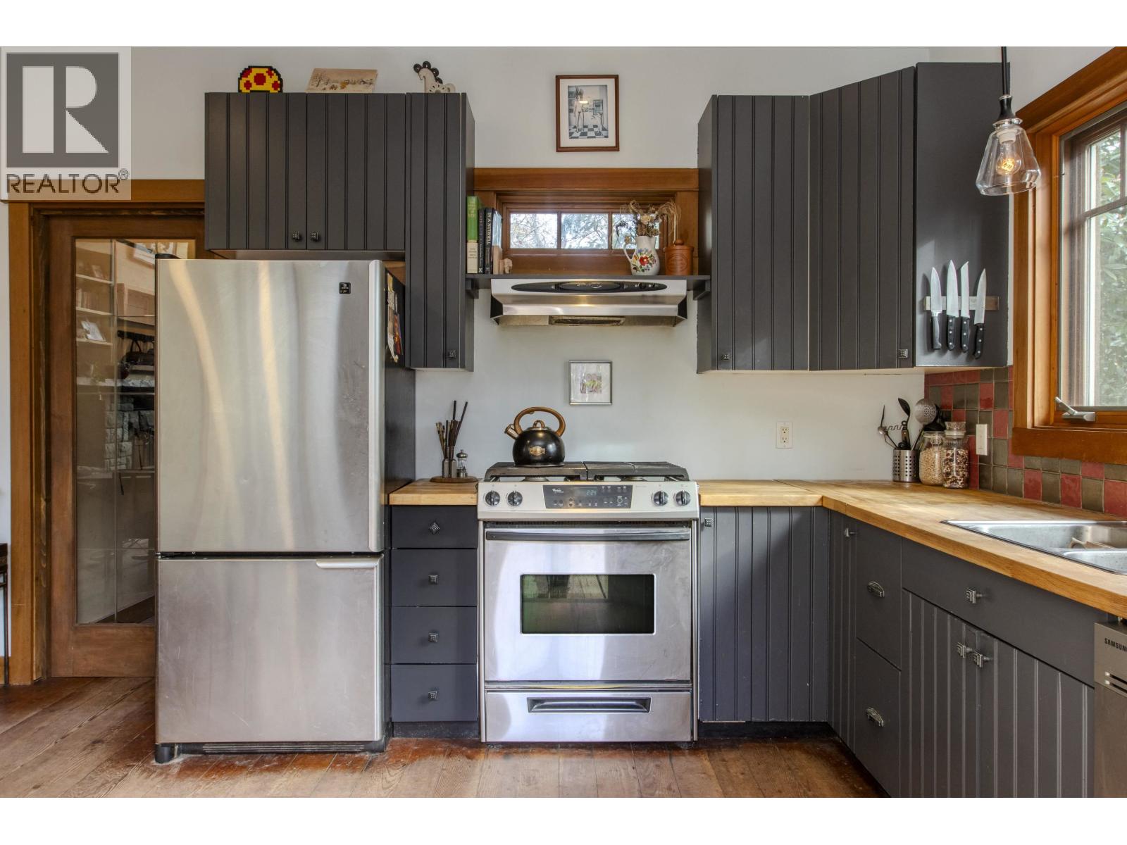 41645 GOVERNMENT ROAD, Squamish