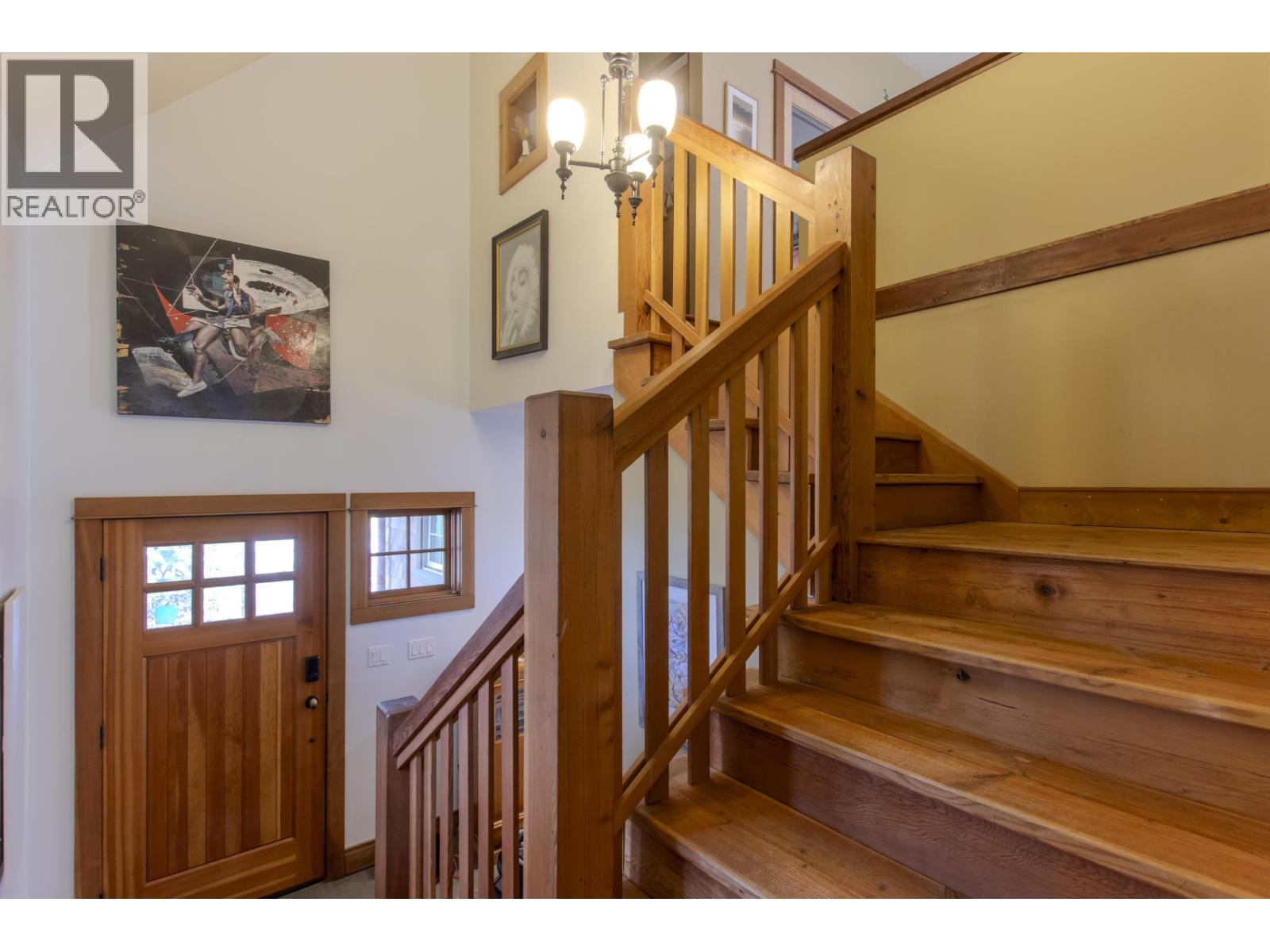 41645 GOVERNMENT ROAD, Squamish