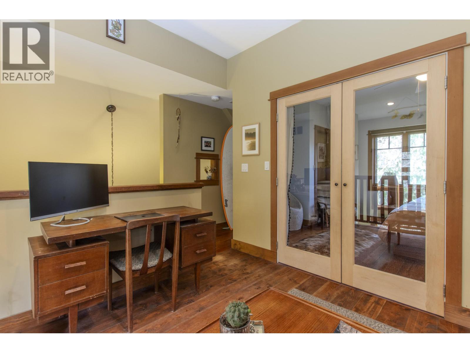 41645 GOVERNMENT ROAD, Squamish