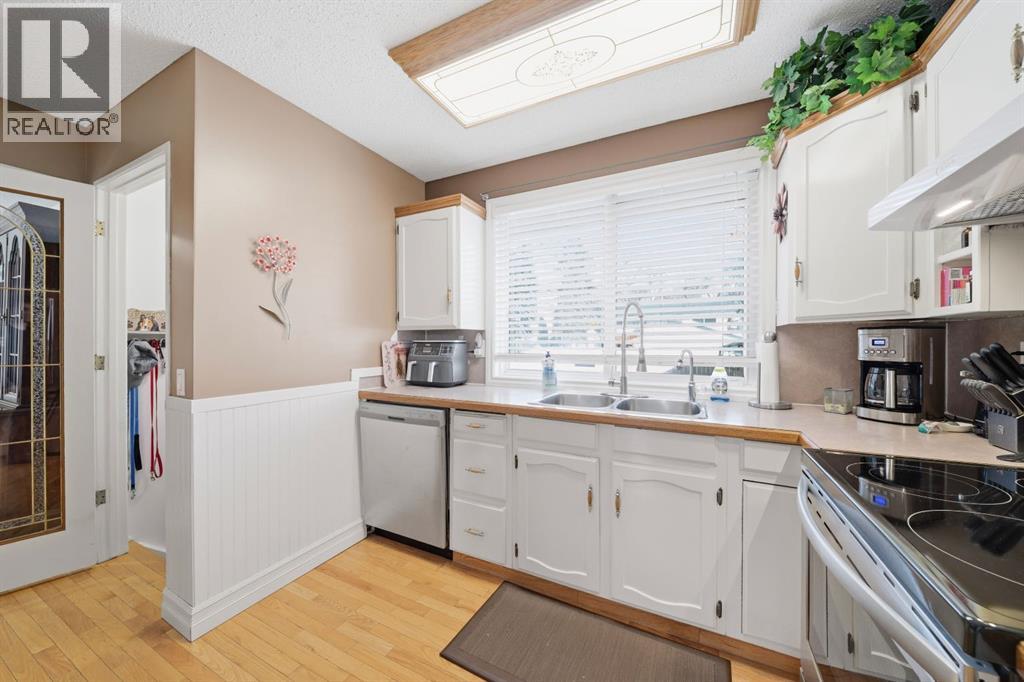 Single Family House Bungalow for Sale in  Whiteview Close NE Whitehorn Calgary 