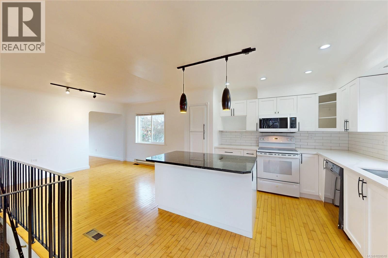  3876 Carey Road, Saanich