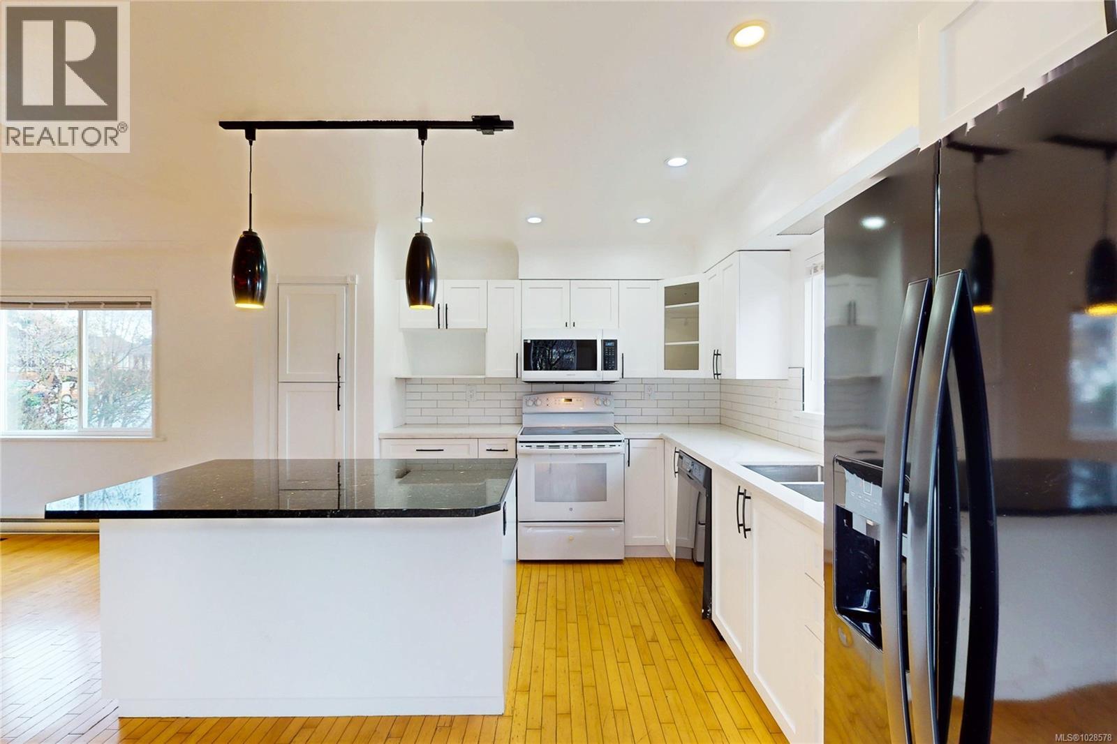  3876 Carey Road, Saanich