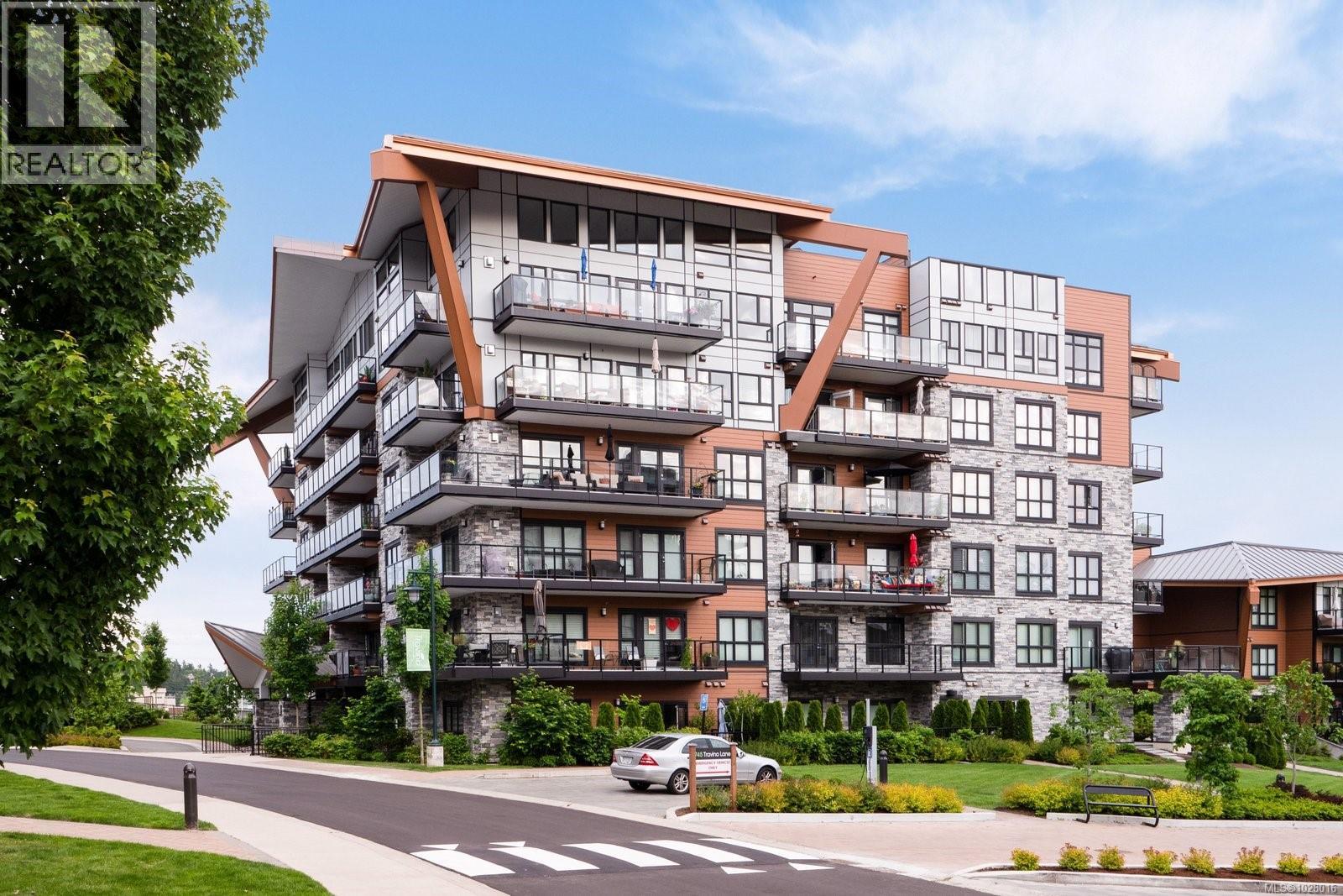 309 747 Travino Lane, Saanich