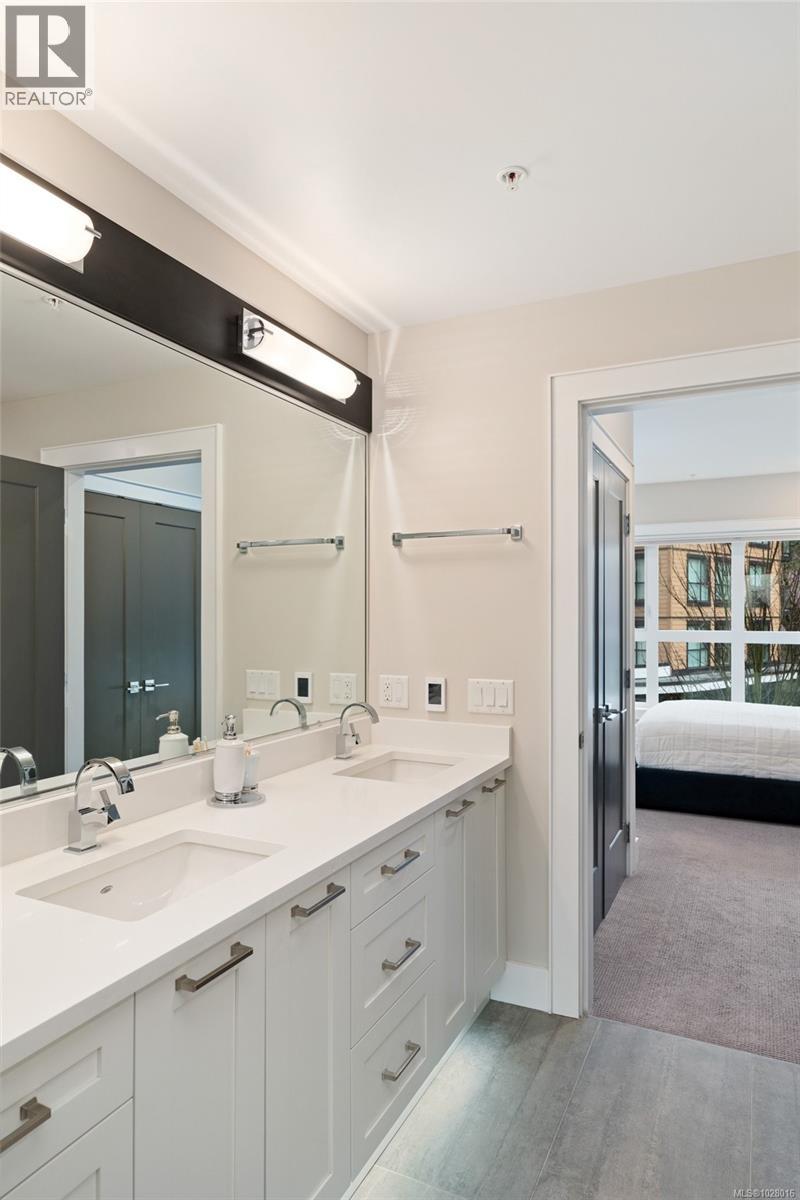 Single Family House for Sale in   Travino Lane Travino Saanich 