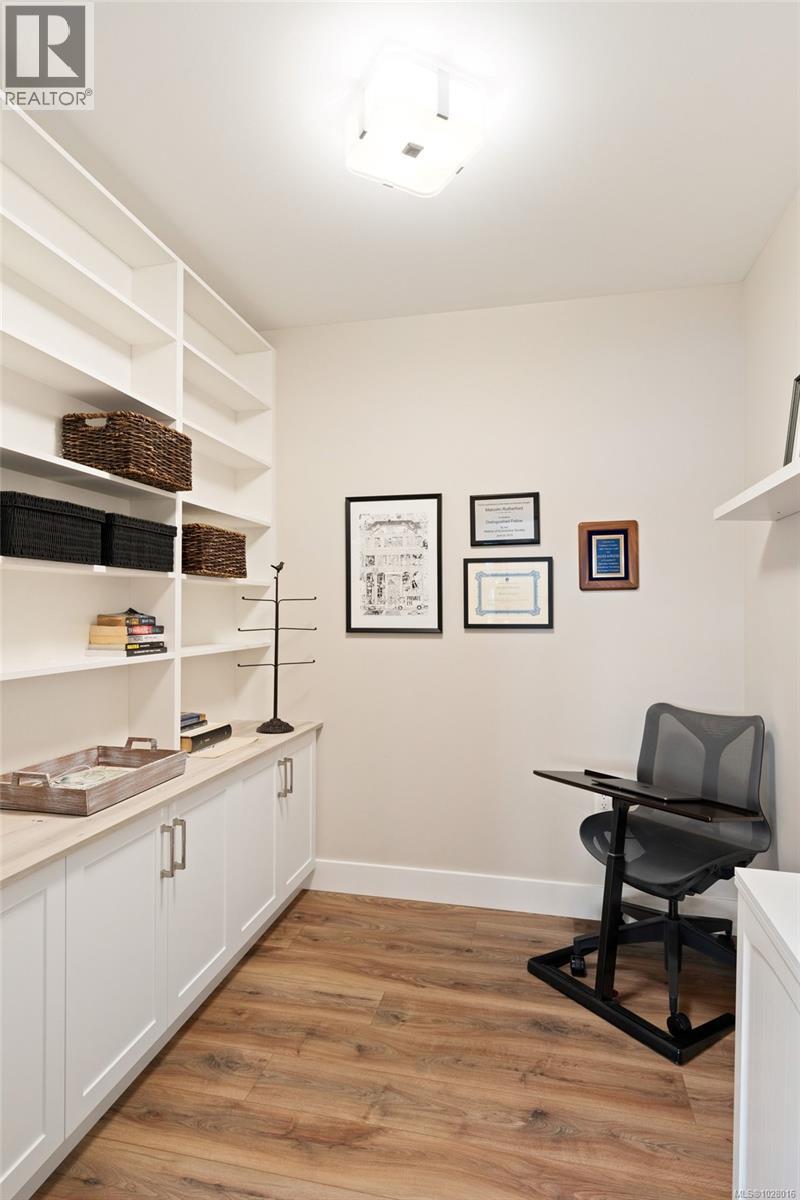 Single Family House for Sale in   Travino Lane Travino Saanich 