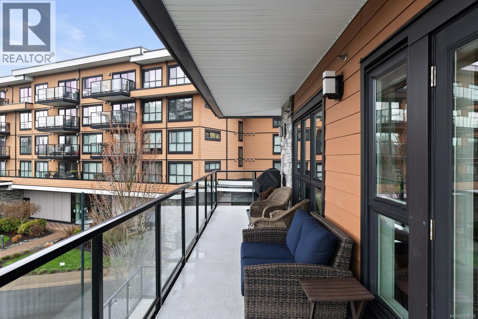 Single Family House for Sale in   Travino Lane Travino Saanich 