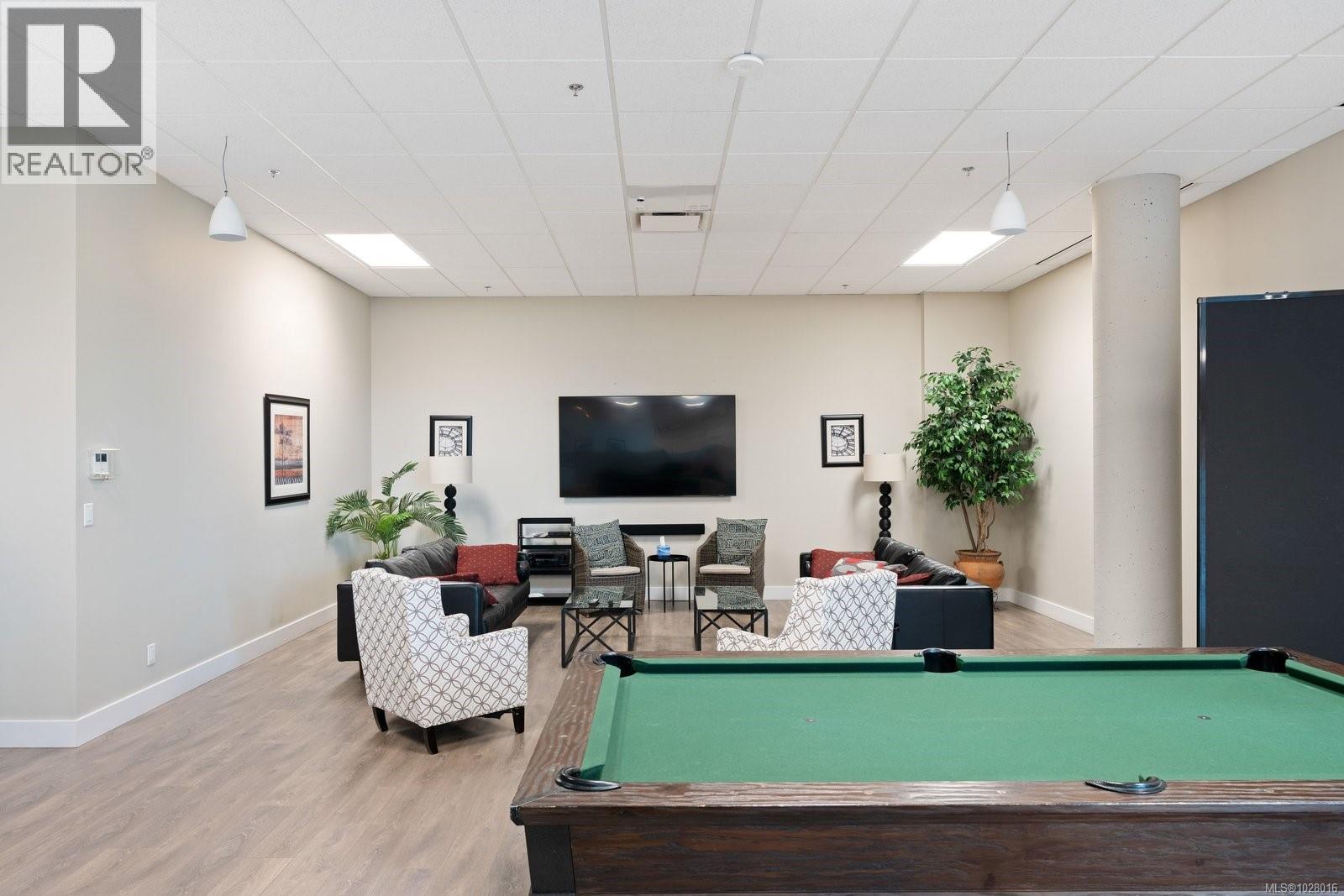 Single Family House for Sale in   Travino Lane Travino Saanich 