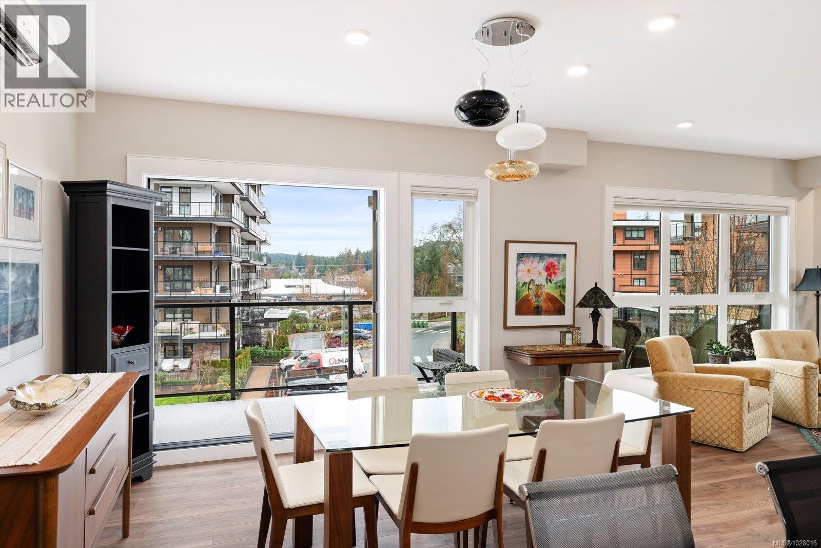 Single Family House for Sale in   Travino Lane Travino Saanich 