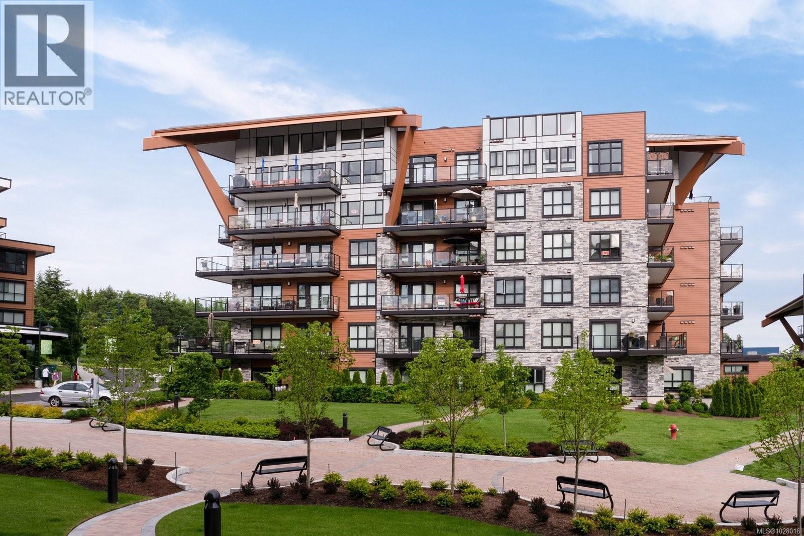 Single Family House for Sale in   Travino Lane Travino Saanich 