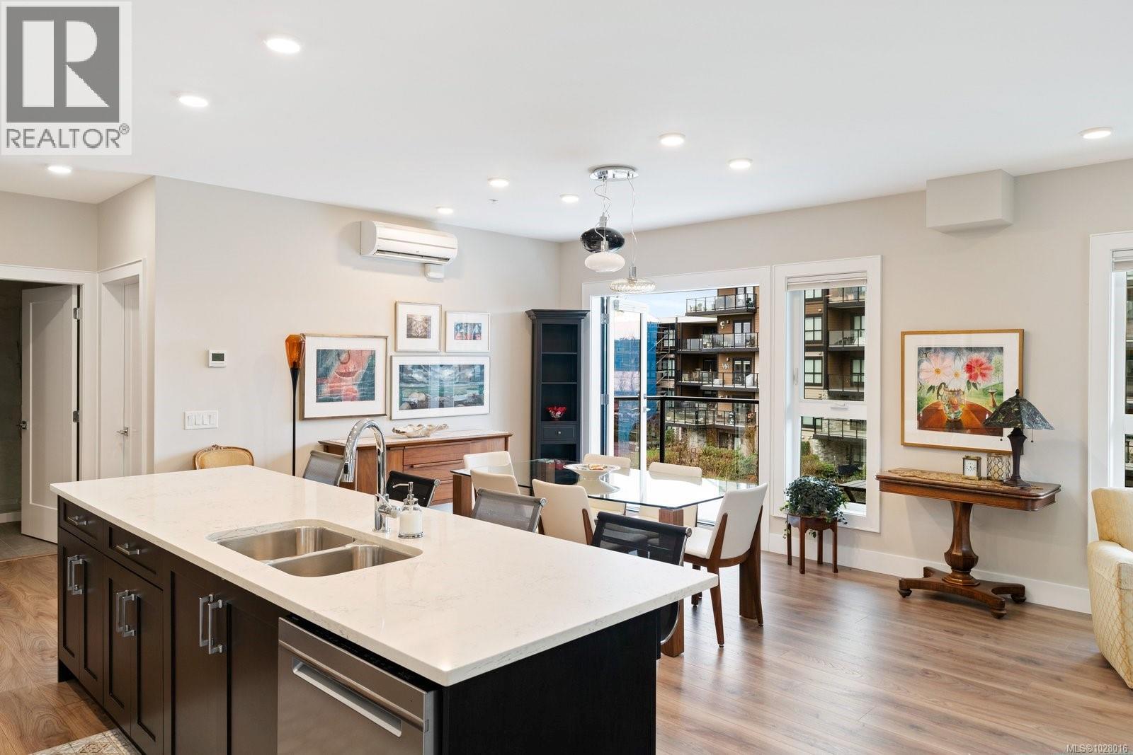 Single Family House for Sale in   Travino Lane Travino Saanich 