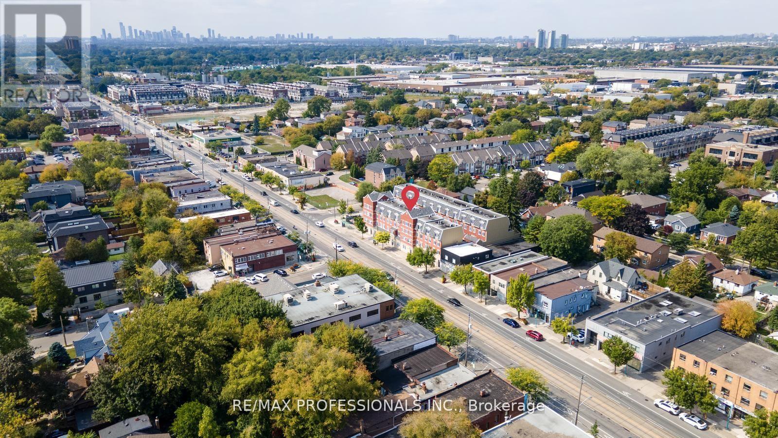 #104 3400 LAKE SHORE BOULEVARD W - 26