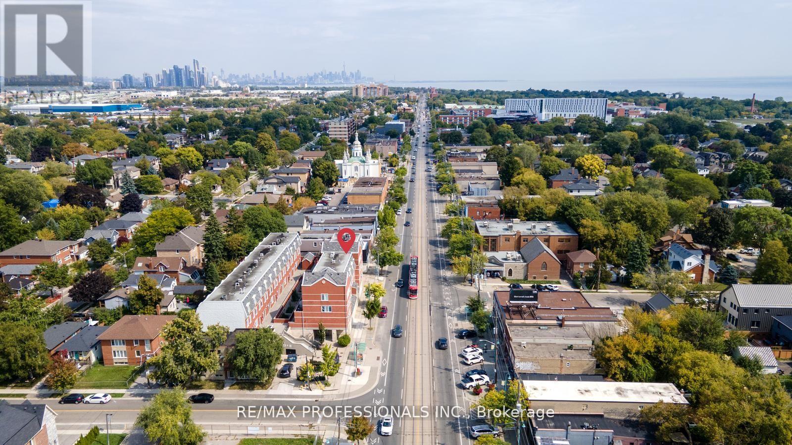 #104 3400 LAKE SHORE BOULEVARD W - 31