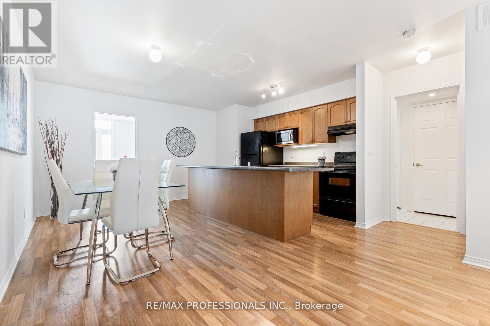 #104 3400 LAKE SHORE BOULEVARD W - 9