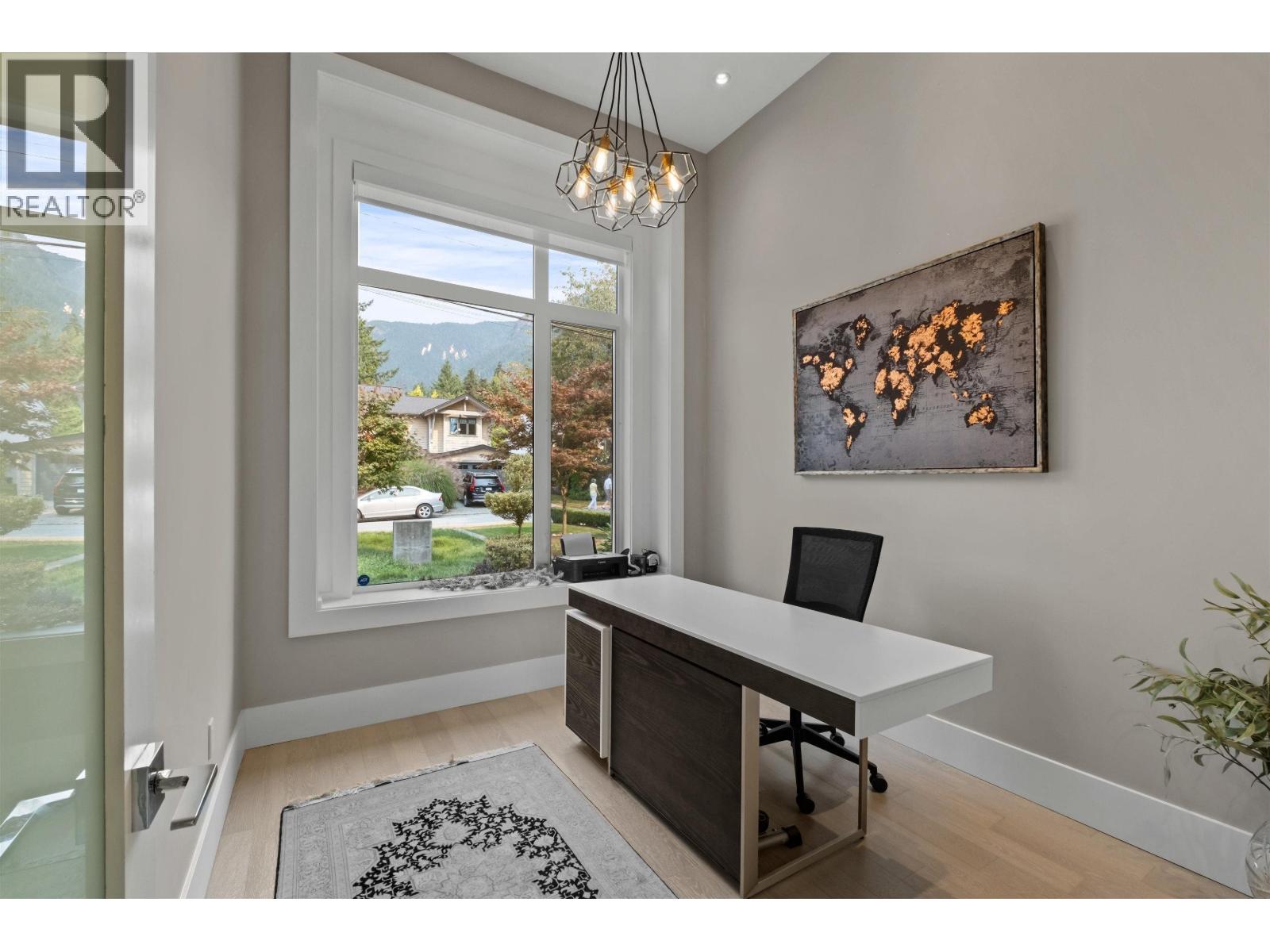 1033 PROSPECT AVENUE, North Vancouver