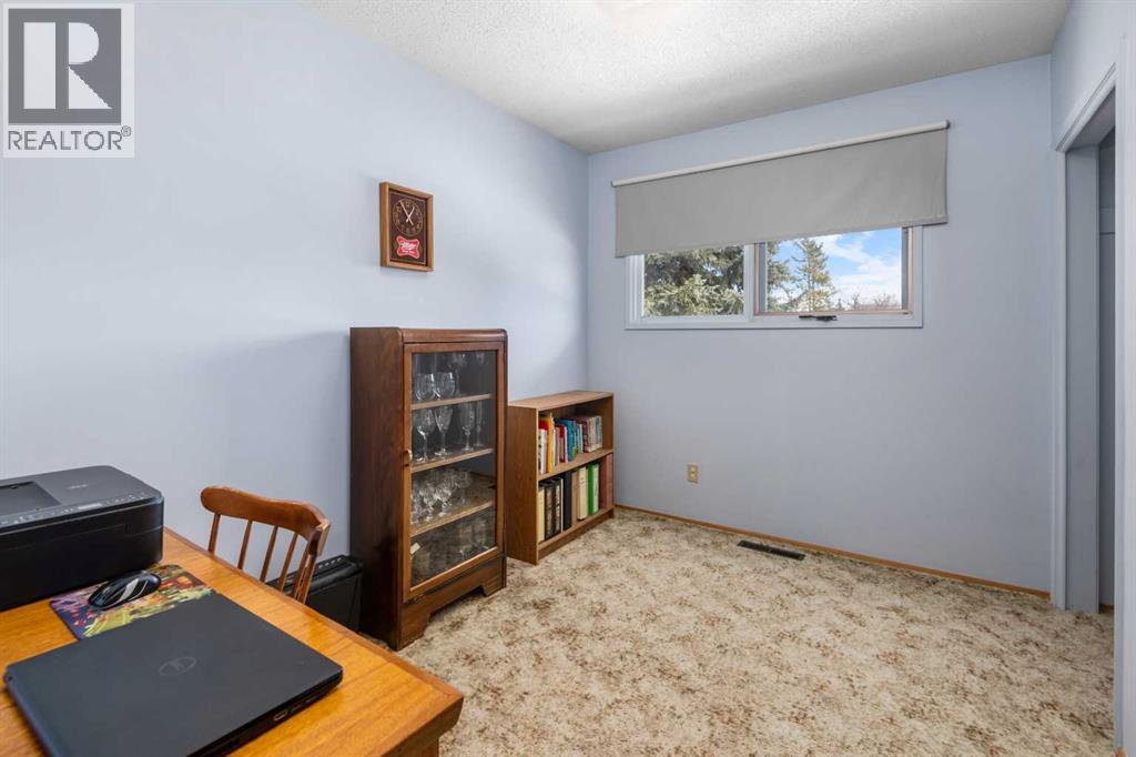 Single Family House Bungalow for Sale in  Nemiskam Road NW North Haven Calgary 