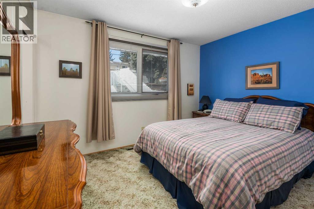 Single Family House Bungalow for Sale in  Nemiskam Road NW North Haven Calgary 