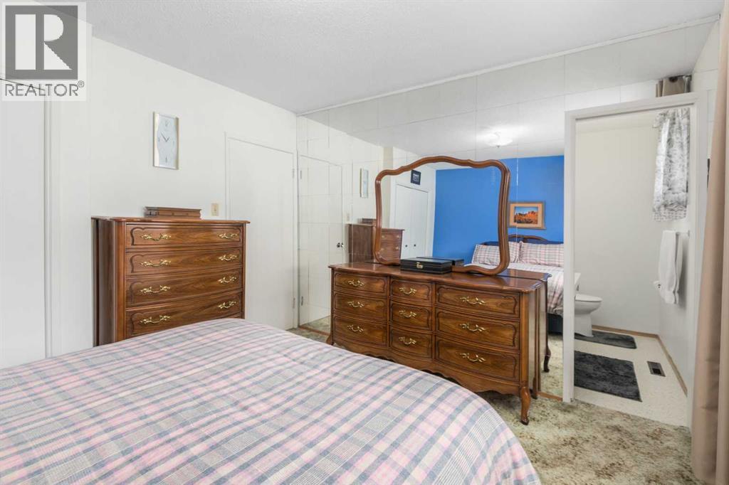 Single Family House Bungalow for Sale in  Nemiskam Road NW North Haven Calgary 