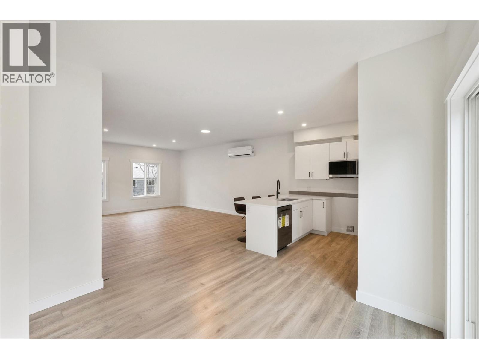 11815 Grant Avenue Unit# 103, Summerland