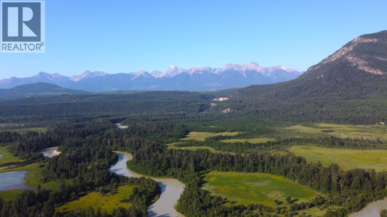 726 95 Highway, Spillimacheen