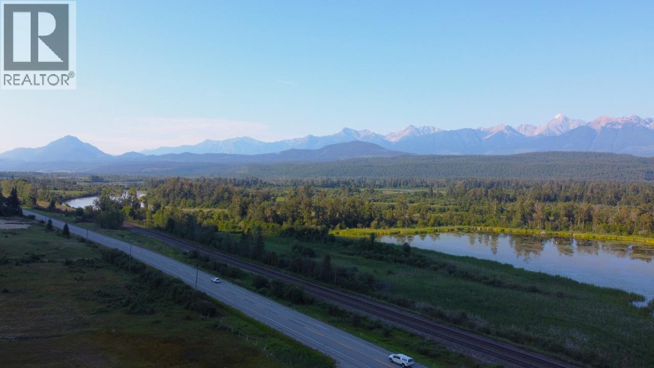 726 95 Highway, Spillimacheen