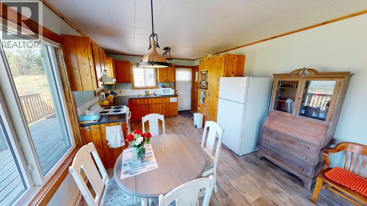 726 95 Highway, Spillimacheen