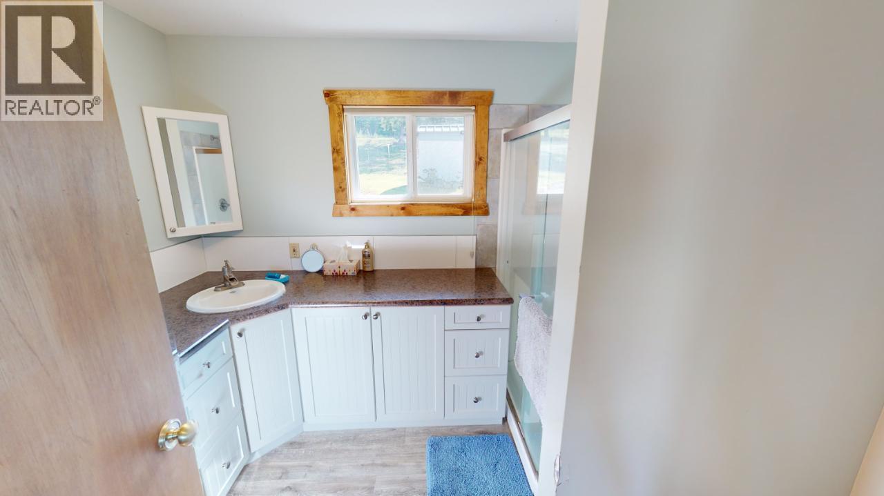 726 95 Highway, Spillimacheen