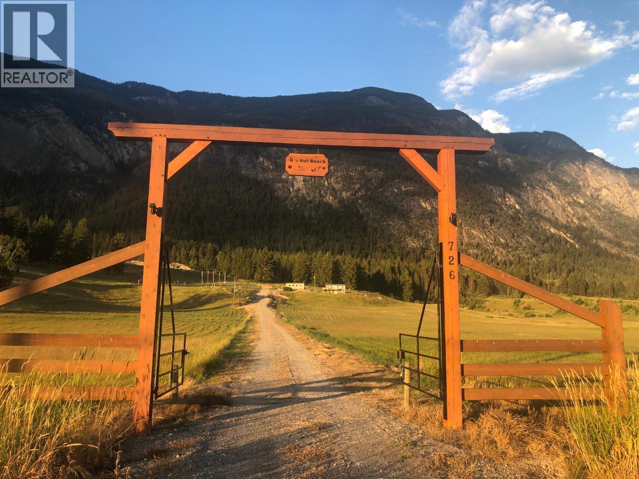 726 95 Highway, Spillimacheen