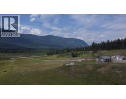 726 95 Highway, Spillimacheen, BC V0A1M0 Photo 12