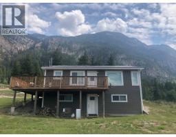 726 95 Highway, Spillimacheen, BC V0A1M0 Photo 8