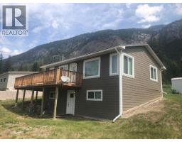 726 95 Highway, Spillimacheen, BC V0A1M0 Photo 9