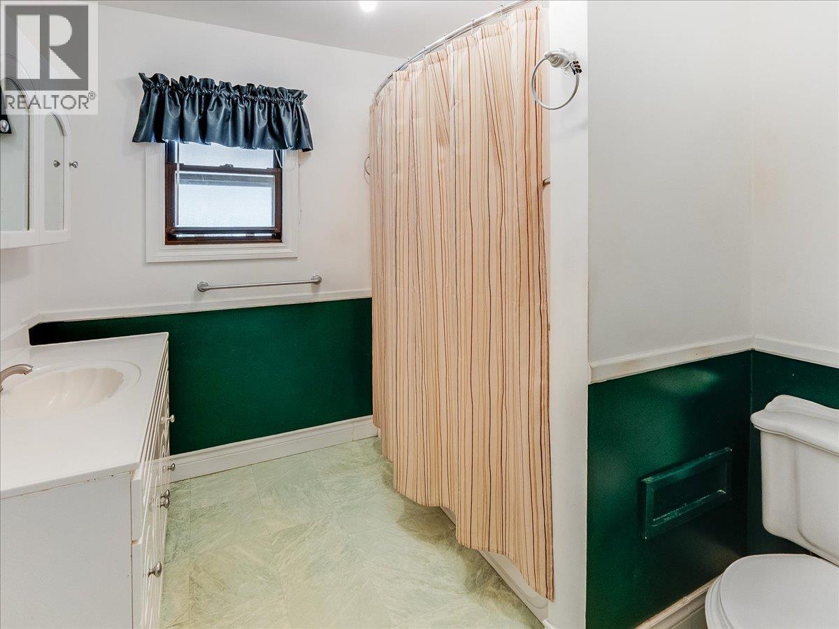 895 9th Avenue, Montrose