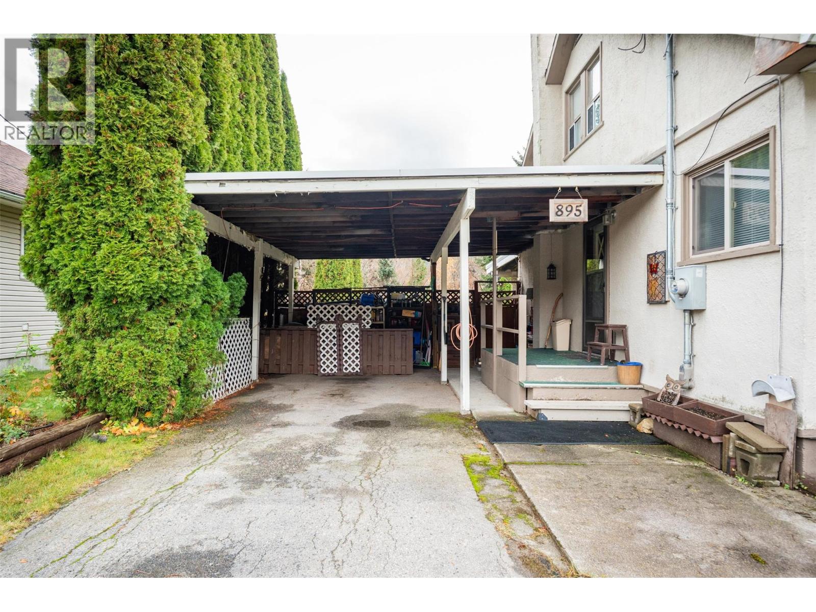 895 9th Avenue, Montrose