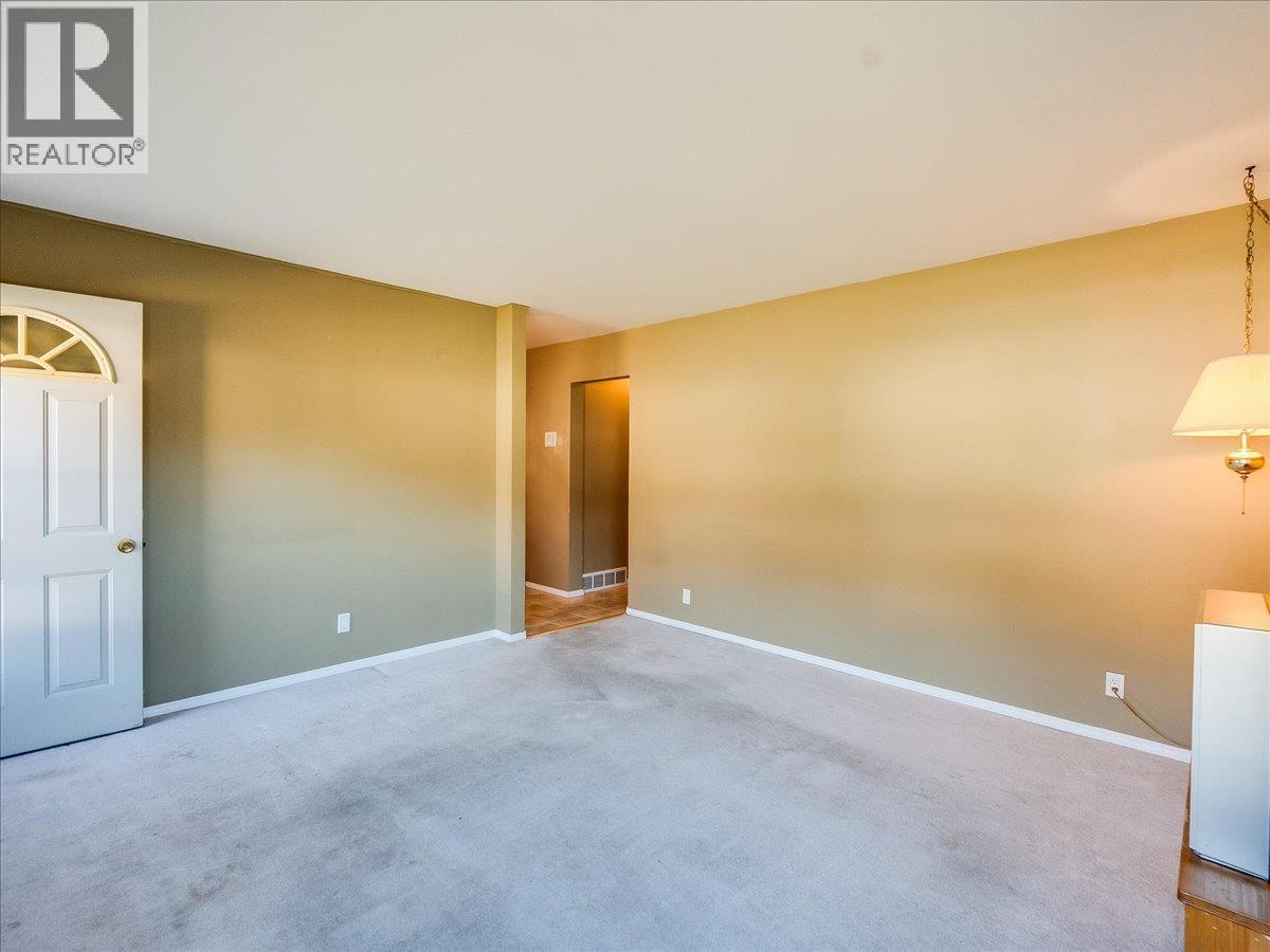 895 9th Avenue, Montrose