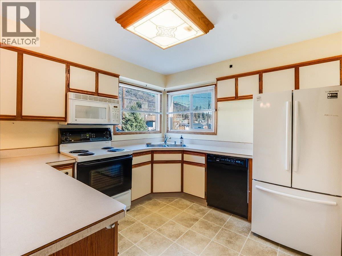 895 9th Avenue, Montrose