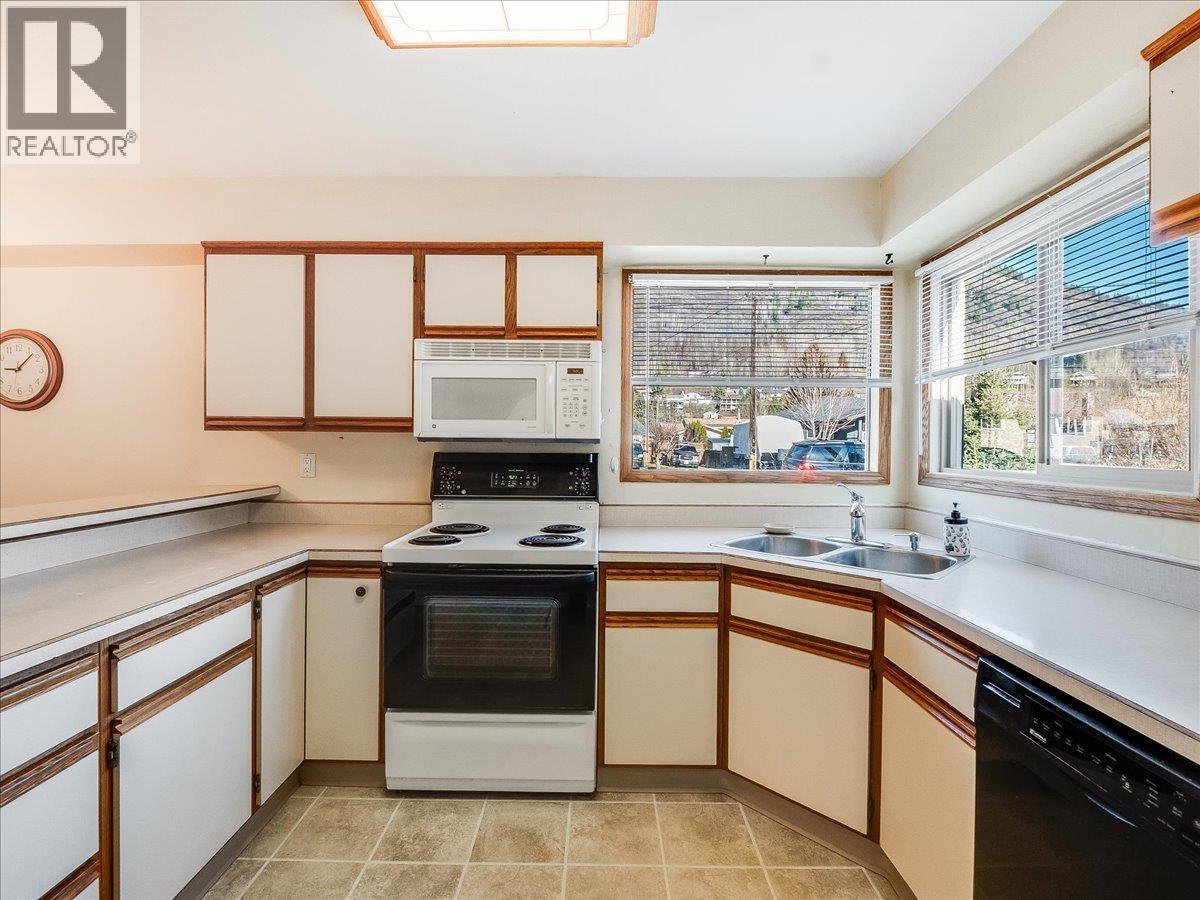 895 9th Avenue, Montrose