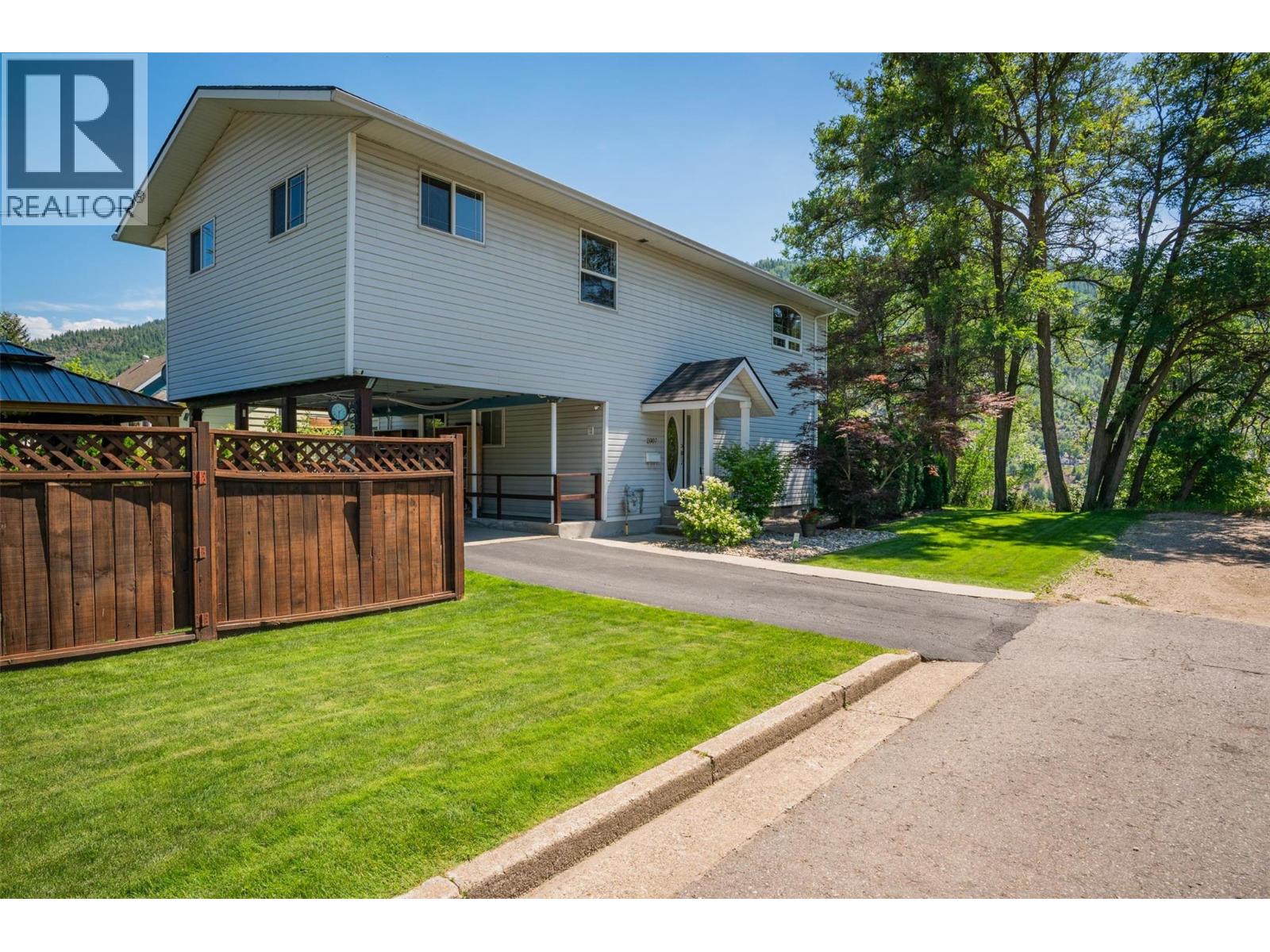 2007 Valleyview Drive, Trail