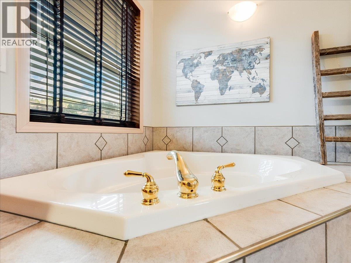 2007 Valleyview Drive, Trail