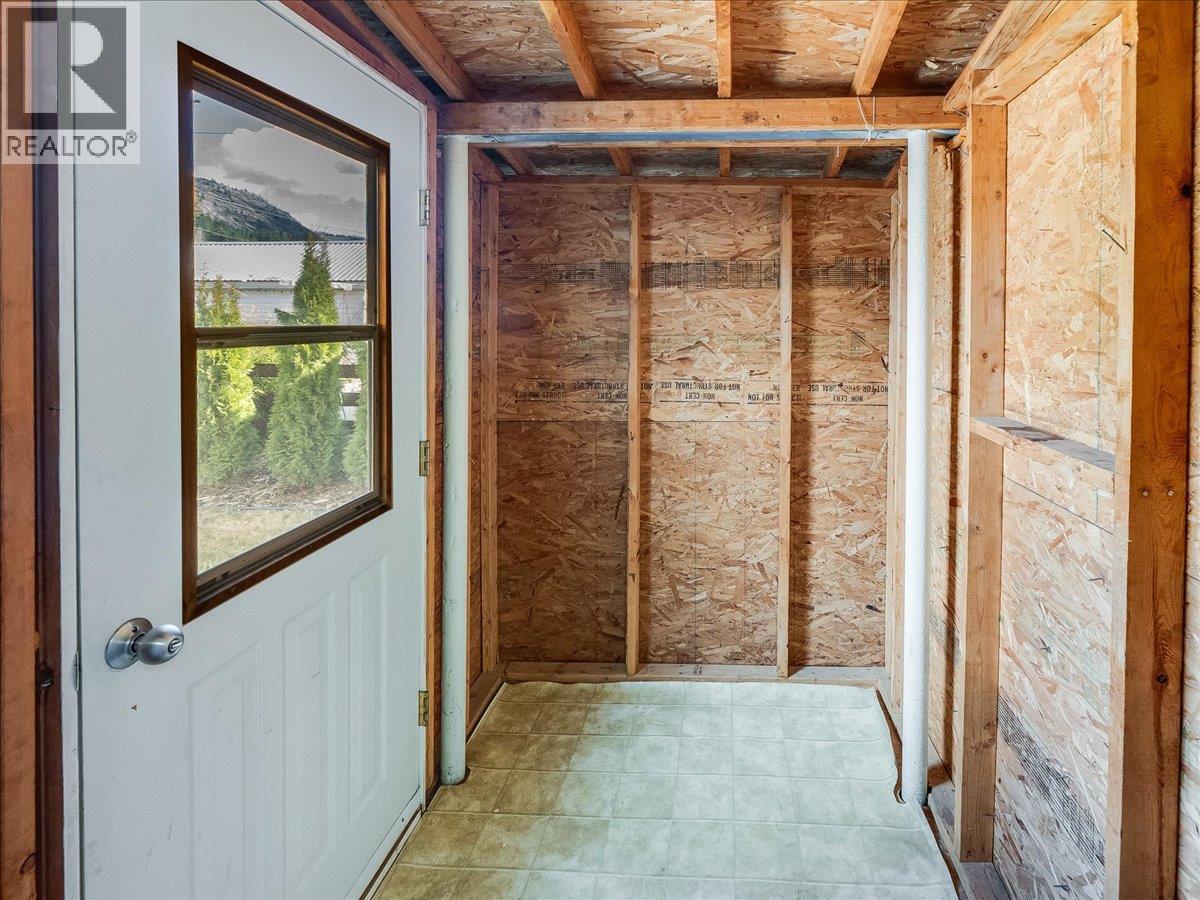 2007 Valleyview Drive, Trail