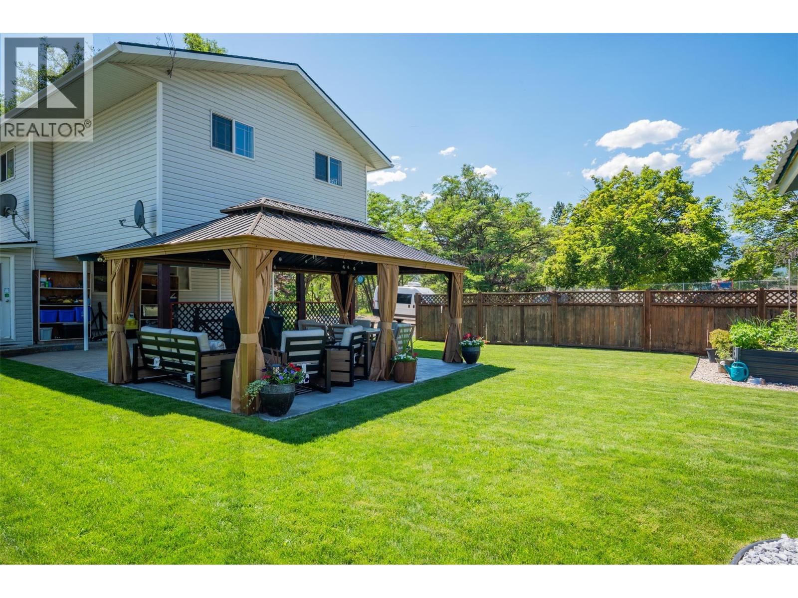 2007 Valleyview Drive, Trail