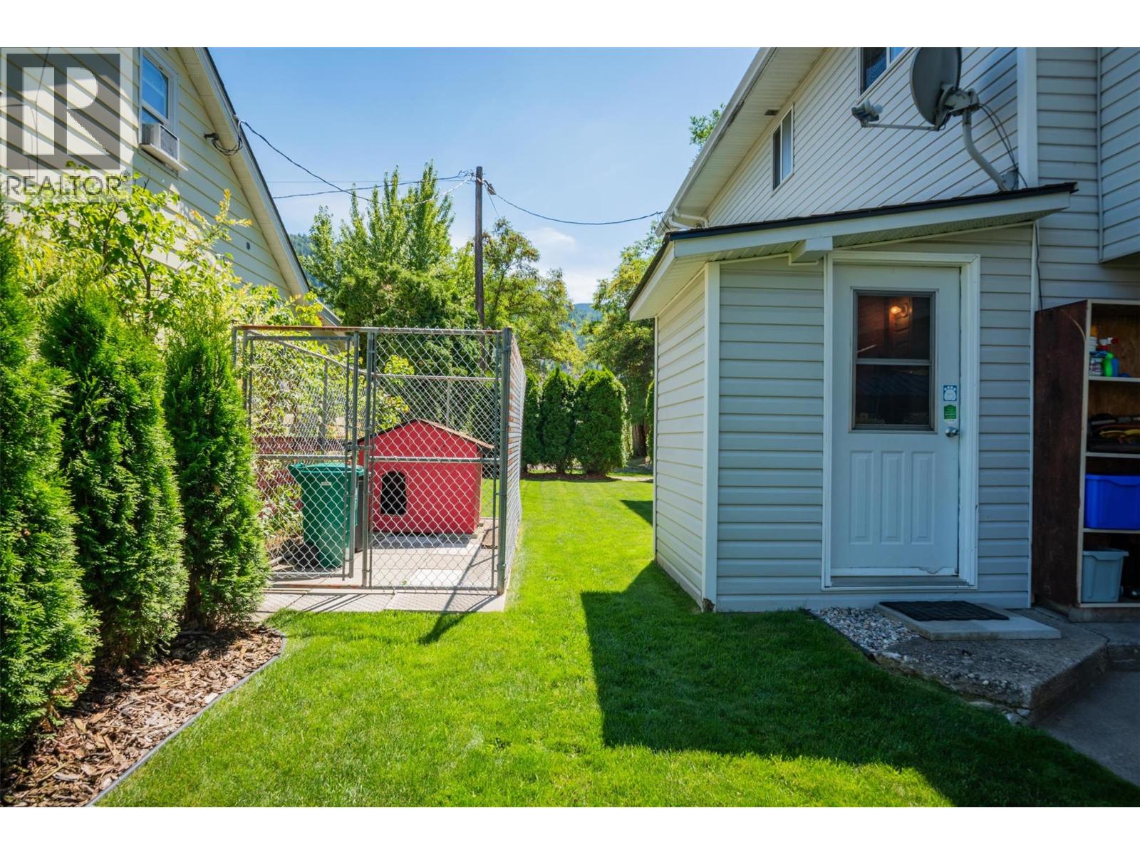 2007 Valleyview Drive, Trail