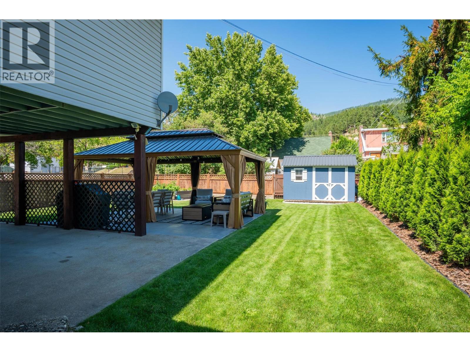 2007 Valleyview Drive, Trail