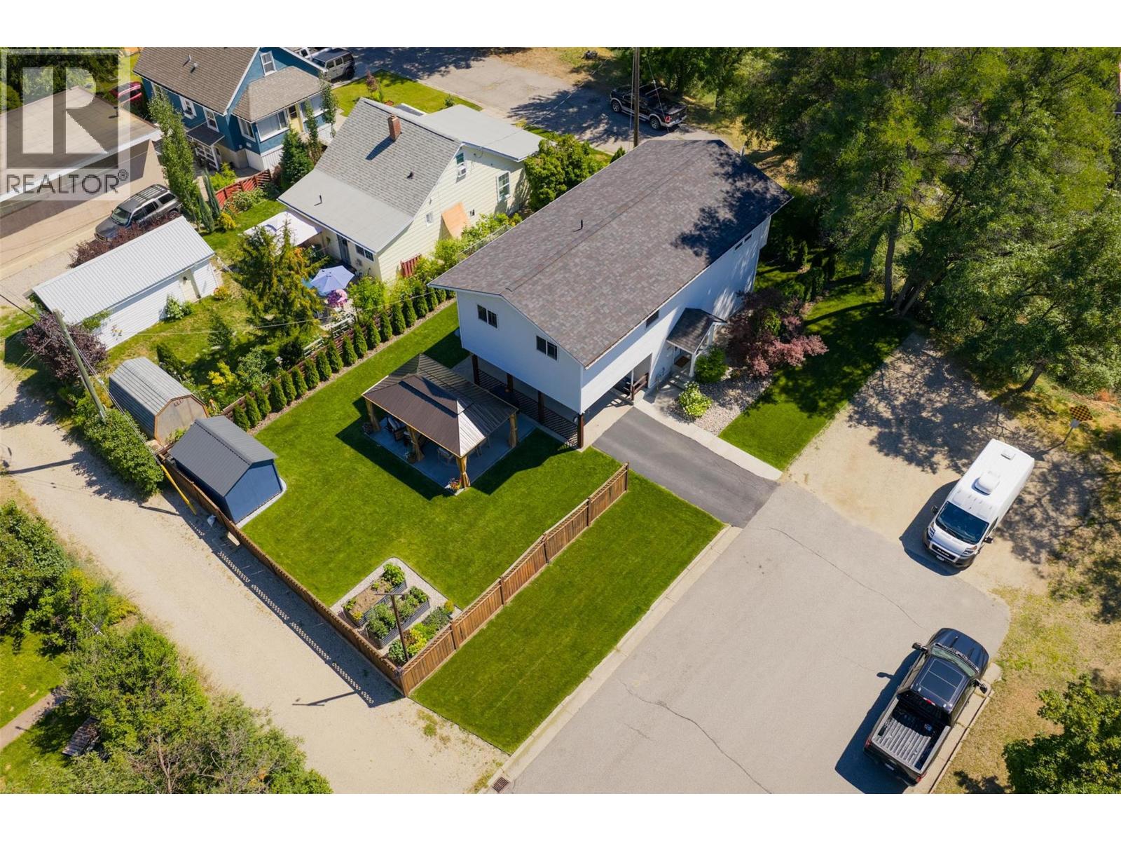 2007 Valleyview Drive, Trail