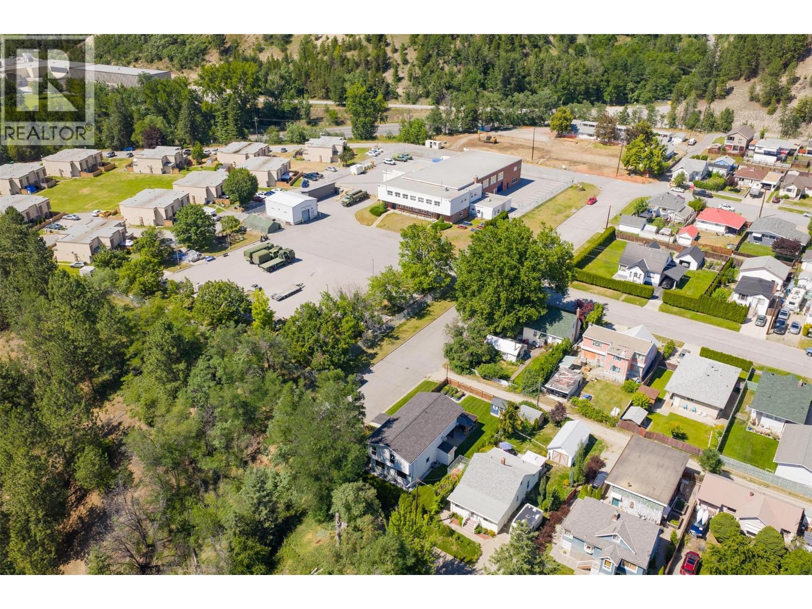 2007 Valleyview Drive, Trail